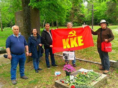 KKE und DKP gemeinsam am Tag der Befreiung am Südfriedhof.